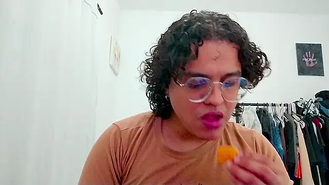 Diane blossom online show from April 17, 9:17 pm