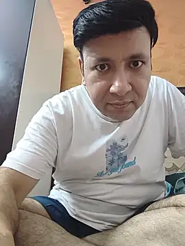 innocentboy1987 online show from June 14, 4:41 pm