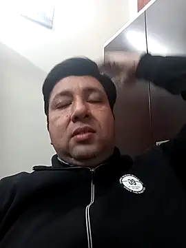 innocentboy1987 online show from March 10, 8:39 am