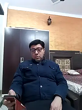 innocentboy1987 online show from February 16, 4:31 am