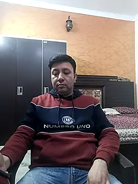 innocentboy1987 online show from November 29, 5:29 am