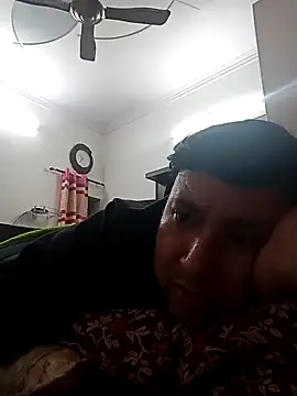 innocentboy1987 online show from March 3, 5:05 am