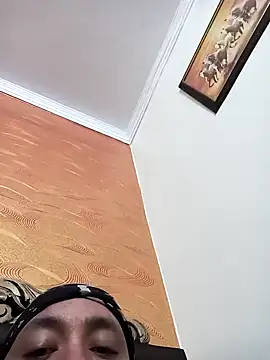 innocentboy1987 online show from February 12, 12:58 am