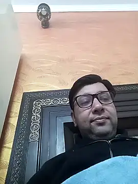 innocentboy1987 online show from February 28, 7:48 am