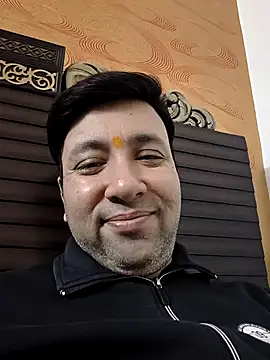 innocentboy1987 online show from February 13, 5:29 am