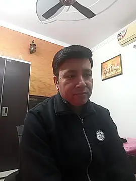 innocentboy1987 online show from January 12, 5:03 am