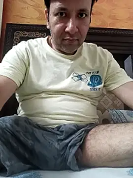 innocentboy1987 online show from May 17, 4:40 pm