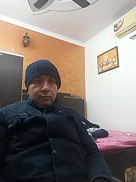 innocentboy1987 online show from January 13, 6:06 am