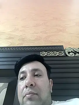 innocentboy1987 online show from April 14, 11:59 am