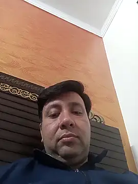 innocentboy1987 online show from February 12, 7:08 am