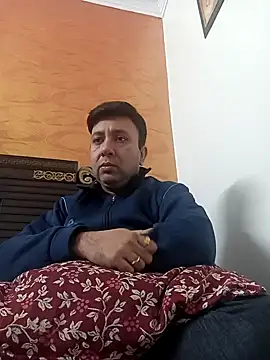 innocentboy1987 online show from December 18, 5:01 am