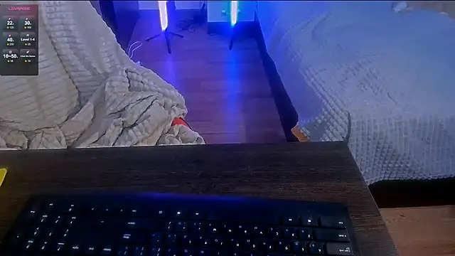 Snapshot of holyharlot chatting on February 10, 11:15 am holyharlot online show from February 10, 11:15 am