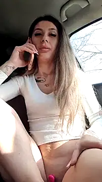 Snapshot of risky_emma_perfect02 chatting on February 24, 8:17 am risky emma perfect02 online show from February 24, 8:17 am