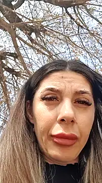 Snapshot of risky_emma_perfect02 chatting on February 26, 9:33 am risky emma perfect02 online show from February 26, 9:33 am