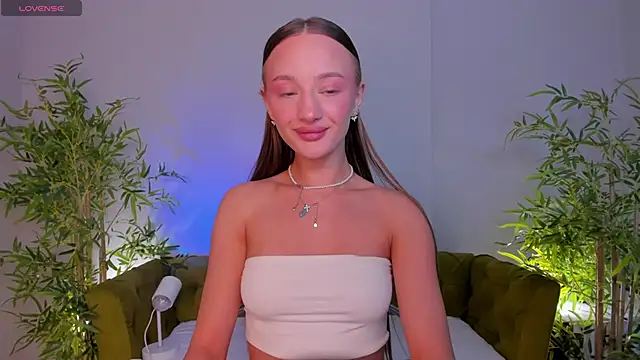 Snapshot of miiss__lulu chatting on June 10, 12:56 am miiss lulu online show from June 10, 12:56 am