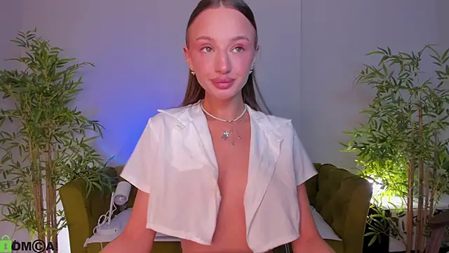 Snapshot of miiss__lulu chatting on June 12, 12:08 am miiss lulu online show from June 12, 12:08 am