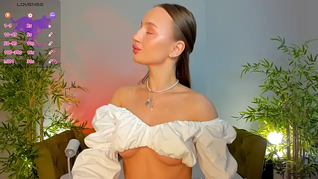 miiss  lulu online show from June 4, 1:10 am