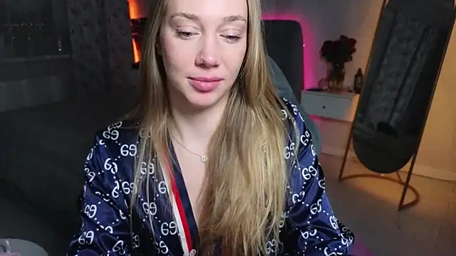 Snapshot of Engel_13 chatting on May 4, 8:00 pm Engel 13 online show from May 4, 8:00 pm