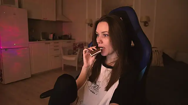 alexa feels  online show from March 13, 9:48 pm