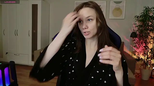 alexa feels  online show from April 9, 4:02 pm