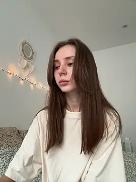 Snapshot of RosieMills chatting on December 16, 3:27 pm RosieMills online show from December 16, 3:27 pm