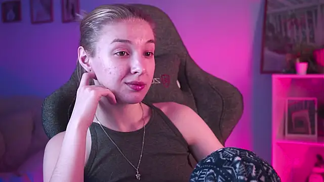 Snapshot of PhilippaAdamas chatting on February 23, 5:56 am PhilippaAdamas online show from February 23, 5:56 am