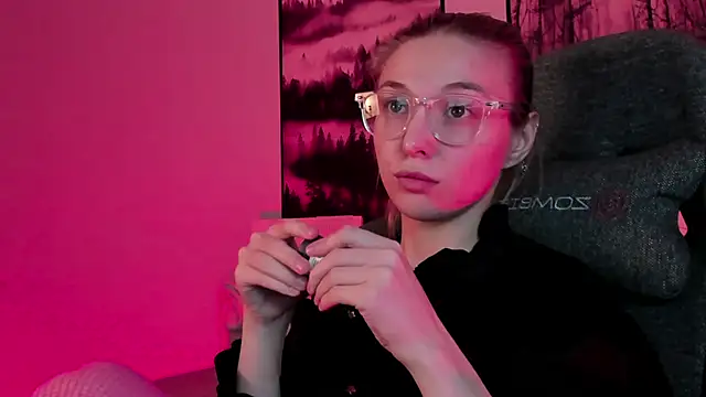 Snapshot of PhilippaAdamas chatting on March 7, 5:40 am PhilippaAdamas online show from March 7, 5:40 am