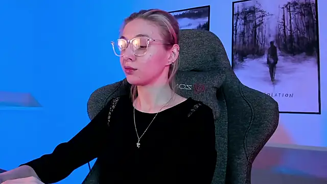 Snapshot of PhilippaAdamas chatting on March 6, 5:46 am PhilippaAdamas online show from March 6, 5:46 am