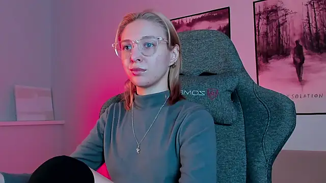 Snapshot of PhilippaAdamas chatting on February 22, 5:44 am PhilippaAdamas online show from February 22, 5:44 am