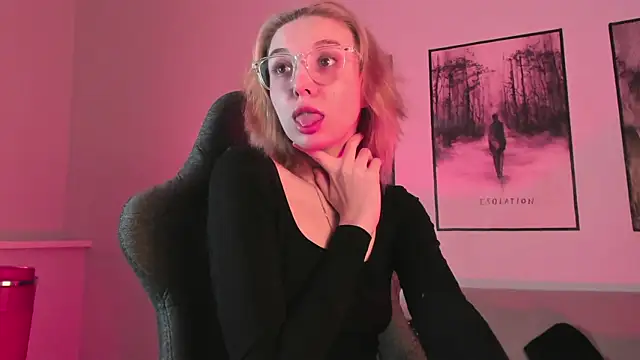 Snapshot of PhilippaAdamas chatting on March 2, 2:19 am PhilippaAdamas online show from March 2, 2:19 am