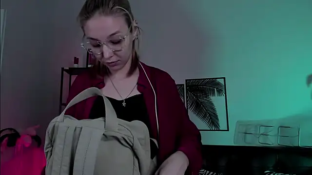 Snapshot of PhilippaAdamas chatting on March 14, 2:20 am PhilippaAdamas online show from March 14, 2:20 am