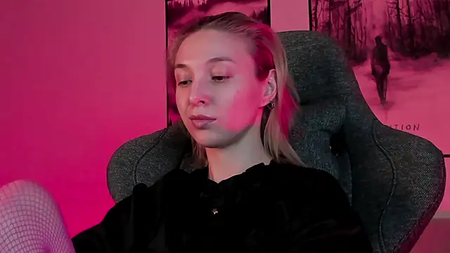 Snapshot of PhilippaAdamas chatting on March 7, 8:45 am PhilippaAdamas online show from March 7, 8:45 am