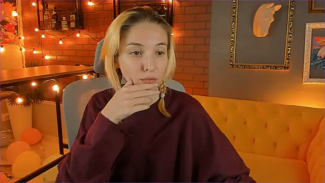 Snapshot of PhilippaAdamas chatting on September 26, 11:00 pm PhilippaAdamas online show from September 26, 11:00 pm