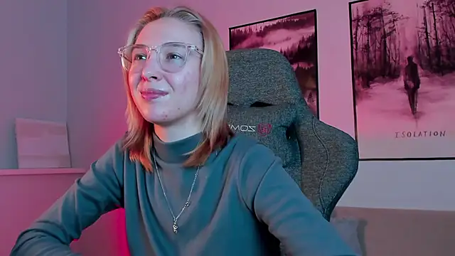 Snapshot of PhilippaAdamas chatting on February 22, 8:50 am PhilippaAdamas online show from February 22, 8:50 am