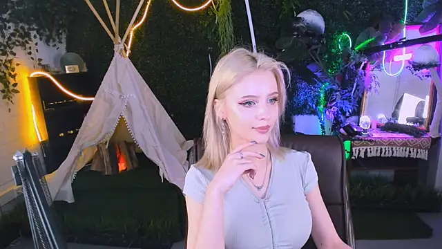 LeonaStane online show from September 26, 5:20 pm