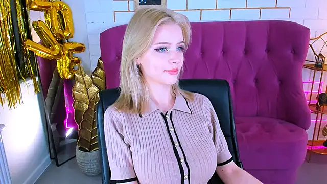 LeonaStane online show from October 23, 5:00 pm