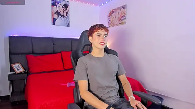 Aiiden 15 online show from November 8, 1:03 pm