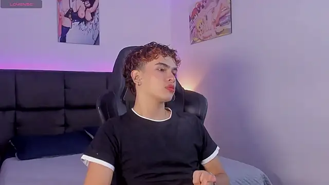 Aiiden 15 online show from October 24, 12:26 pm