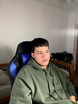 Snapshot of kjccuboy2000 chatting on January 9, 6:26 pm kjccuboy2000 online show from January 9, 6:26 pm