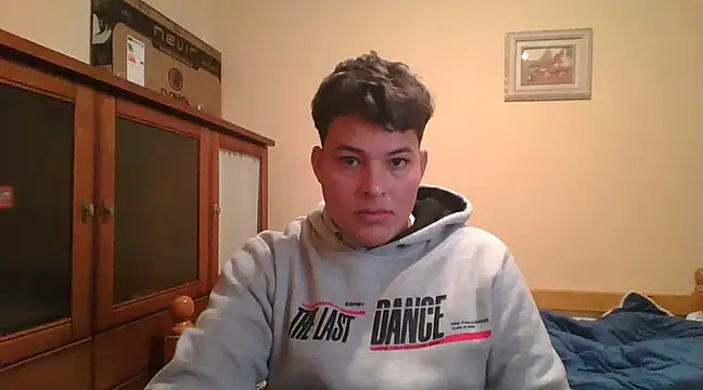 Snapshot of kjccuboy2000 chatting on February 7, 3:52 pm kjccuboy2000 online show from February 7, 3:52 pm