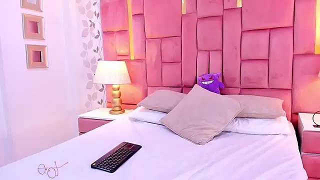 ArianaFranco online show from November 30, 3:24 pm