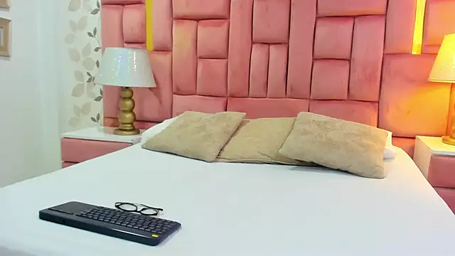 ArianaFranco online show from April 4, 12:23 pm