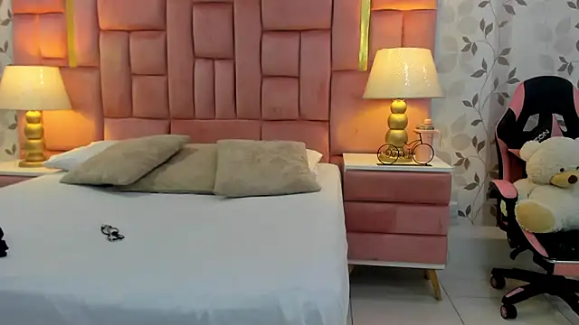 ArianaFranco online show from April 15, 2:32 pm