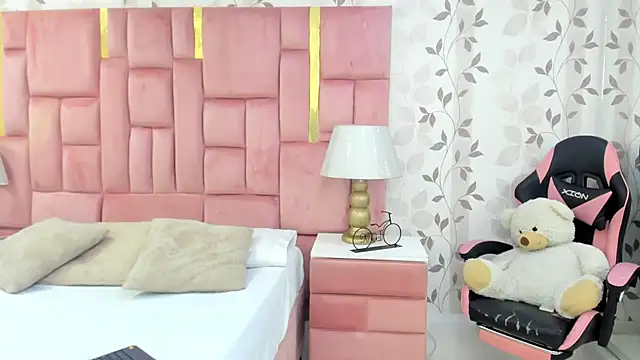 ArianaFranco online show from March 14, 8:26 pm