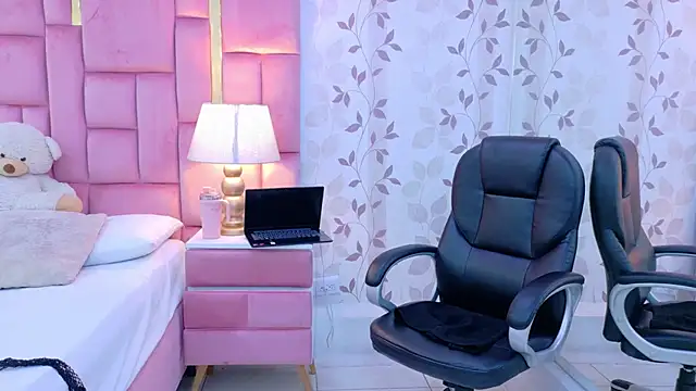 ArianaFranco online show from May 12, 4:57 pm