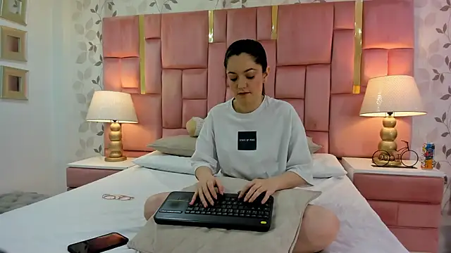 ArianaFranco online show from January 13, 3:49 pm