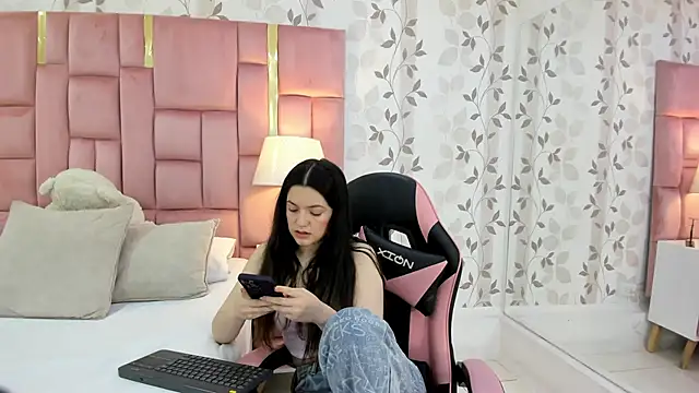 ArianaFranco online show from January 8, 1:39 pm