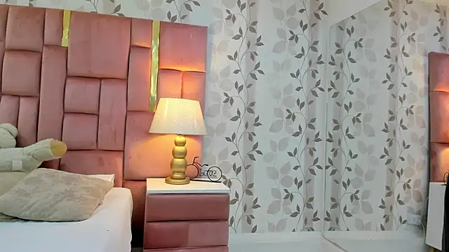 ArianaFranco online show from February 24, 12:39 pm