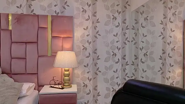 Snapshot of ArianaFranco chatting on July 7, 1:14 pm ArianaFranco online show from July 7, 1:14 pm