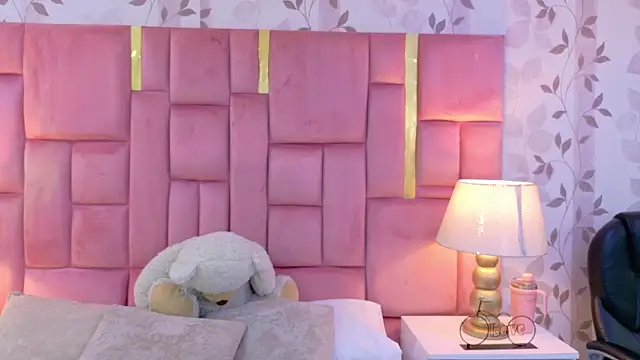 ArianaFranco online show from May 15, 12:58 pm